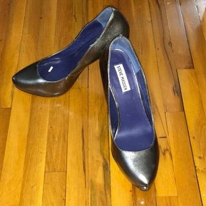 Steve Madden Pewter/ Gunmetal heel